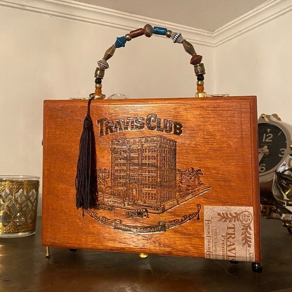 𝅺repurposed cigar box purse